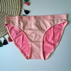 Victoria's Secret Seamless Bikini Panty Purest Pink M NEW